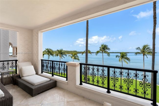 5233 - 5233 Fisher Island Dr, Condo with 4 bedrooms, 5 bathrooms and null parking in Miami Beach FL | Image 20