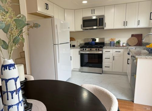 1422 N Oak St, Calistoga, CA, 94515-1361 | Card Image