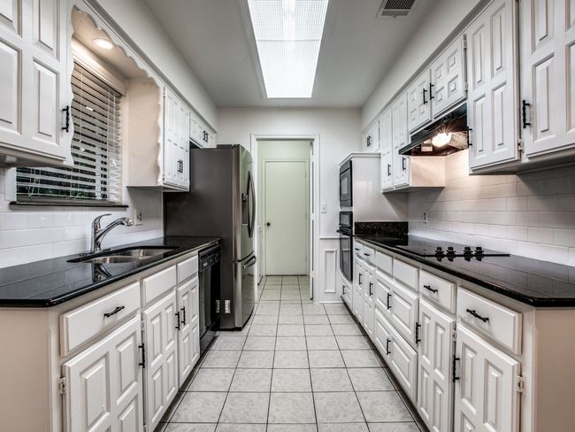 2814 Tumbleweed Trl, House other with 3 bedrooms, 2 bathrooms and null parking in Grapevine TX | Image 7