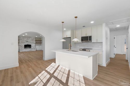 214 Se Kalash Rd, Pensacola, FL, 32507-3135 | Card Image