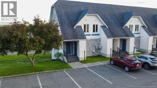 20 Av Du Bourg, Edmundston, NB, E3V4C5 | Card Image