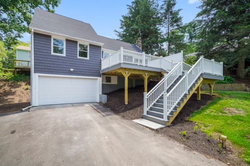 440 Lakeview Dr, West Suffield, CT, 06093-2737 | Card Image