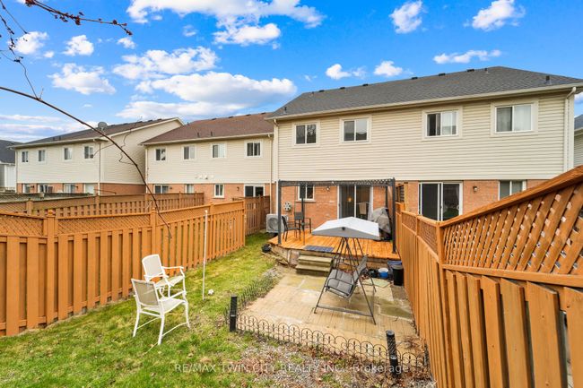 132 Kirkland Pl, House attached with 3 bedrooms, 3 bathrooms and 2 parking in Whitby ON | Image 22