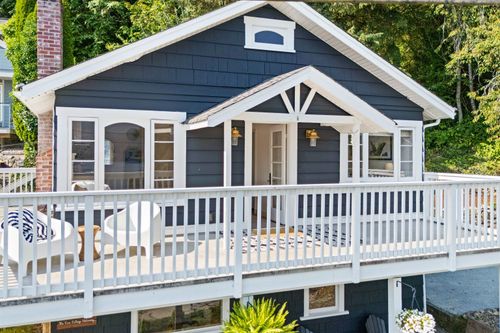 2689 Panorama Dr, North Vancouver, BC, V7G1V7 | Card Image