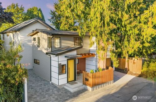 511 N 78th St, Seattle, WA, 98103-4705 | Card Image