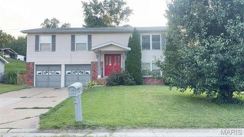 1349 Nutmeg Dr, Saint Charles, MO, 63303-6326 | Card Image