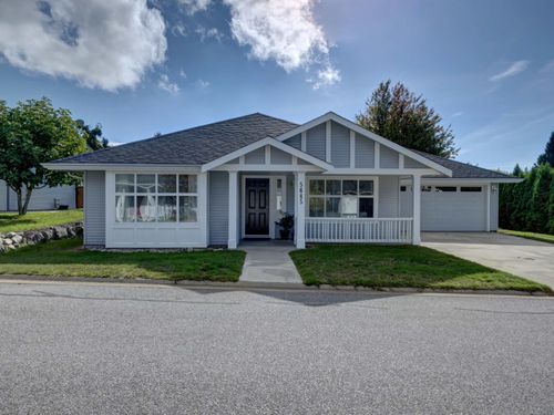 5685 Cascade Crescent, House other with 3 bedrooms, 2 bathrooms and 4 parking in Sechelt BC | Card Image