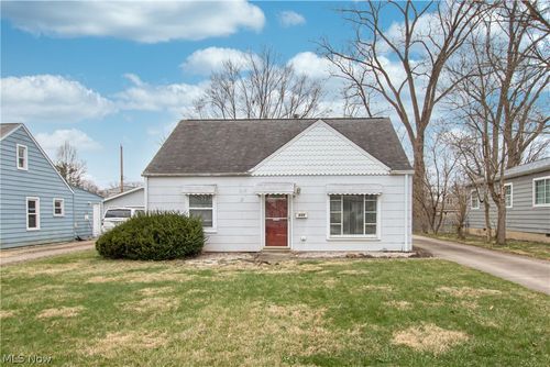 659 Wesley Dr, Berea, OH, 44017-1145 | Card Image