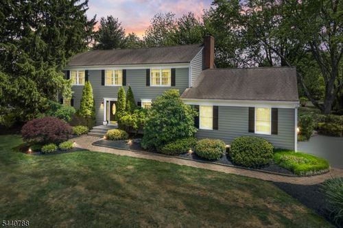 15 Williamsburg Ct, SKILLMAN, NJ, 08558-1827 | Card Image