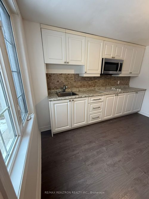 basement-328 Rita'S Ave, Newmarket, ON, L3X2N2 | Card Image