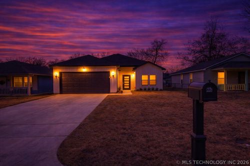 1907 E 27th St N, Tulsa, OK, 74110-1708 | Card Image