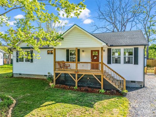 566 Blue Ridge Rd, Black Mountain, NC, 28711-8724 | Card Image