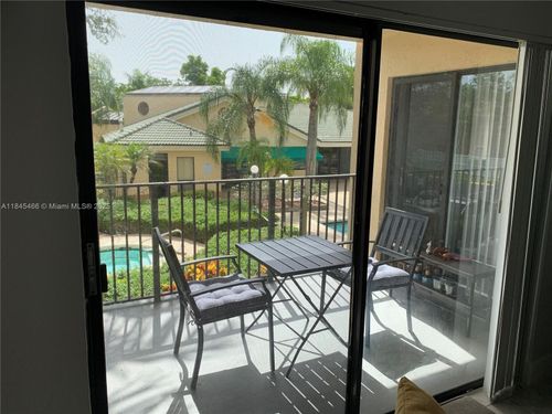 apt-402-9999 Summerbreeze Dr, Sunrise, FL, 33322-5852 | Card Image