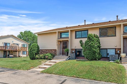 5743 Otter View Trl, White Bear Tp, MN, 55110-2258 | Card Image