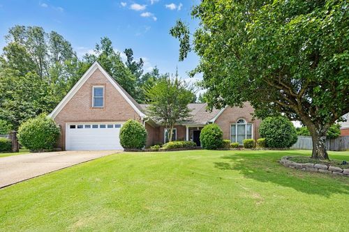 10135 Woodland Hills Dr, Cordova, TN, 38018-6649 | Card Image