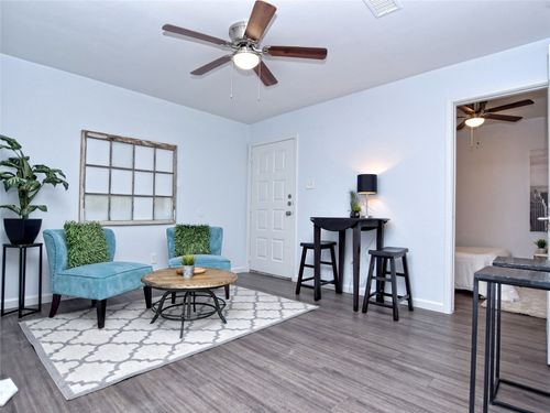 109-1840 Burton Dr, Austin, TX, 78741-4271 | Card Image