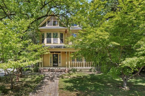 1662 Forest Ave, Memphis, TN, 38112-4927 | Card Image