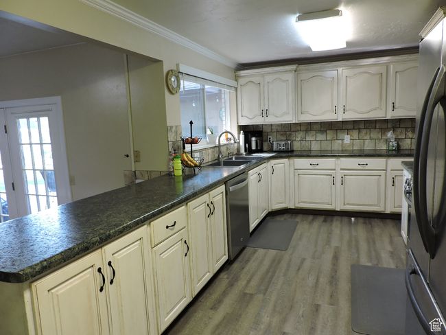 Kitchen | Image 8