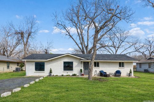 2151 Gruene Rd, New Braunfels, TX, 78130-3302 | Card Image