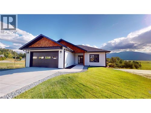 825 Selkirk Dr, Creston, BC, V0B1G3 | Card Image