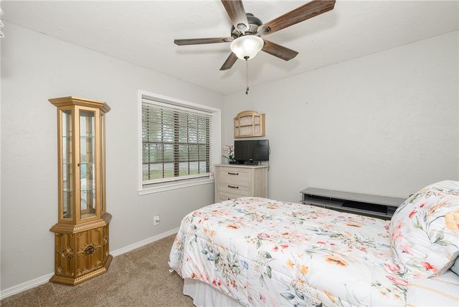 923 N Hull St, House other with 3 bedrooms, 2 bathrooms and null parking in Caldwell TX | Image 16