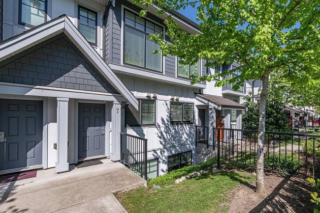 7 - 5132 Canada Way, Townhouse with 3 bedrooms, 2 bathrooms and 1 parking in Burnaby BC | Image 3