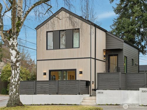 2806 W Dravus St, Seattle, WA, 98199-2720 | Card Image