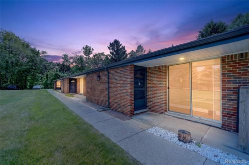 15-48770 Shelby Road, Shelby Charter Township, MI, 48317 | Card Image