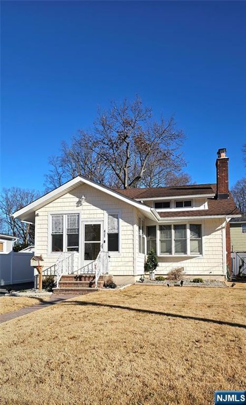 421 Lincoln Ave, Pompton Lakes, NJ, 07442-1304 | Card Image