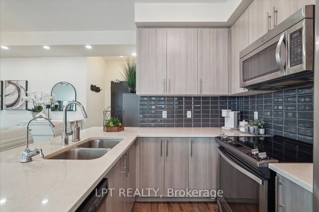 503 - 55 Yorkland Blvd, Condo with 2 bedrooms, 2 bathrooms and null parking in Brampton ON | Image 17