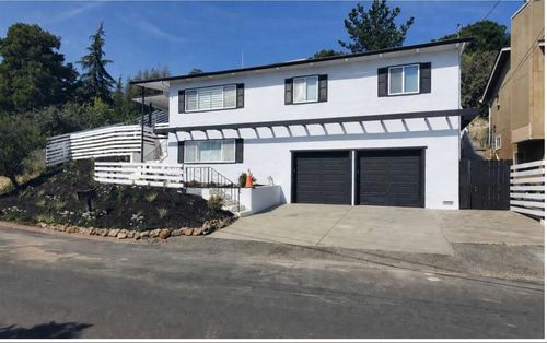 1068 Central Blvd, Hayward, CA, 94542-1845 | Card Image