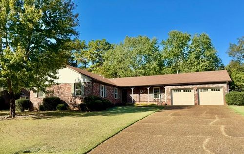 109 Creekwood Cir, Florence, AL, 35630-1106 | Card Image