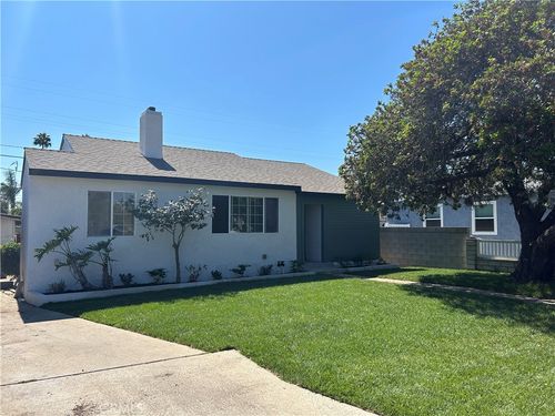 890 Oceanside St, Wilmington, CA, 90744-1125 | Card Image