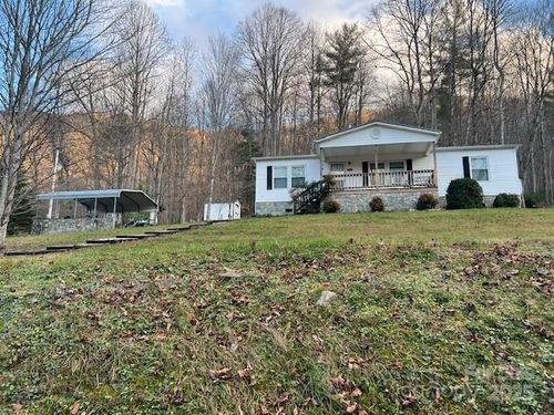221 Peterson Rd, Green Mountain, NC, 28740-8573 | Card Image