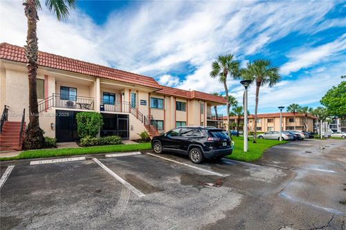apt-205-150 Lakeview Dr, Weston, FL, 33326-2521 | Card Image