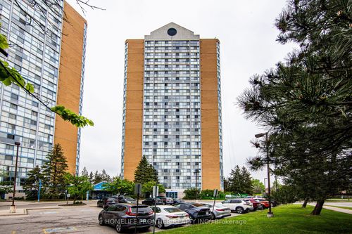 1015-35 Trailwood Dr, Mississauga, ON, L4Z3L6 | Card Image