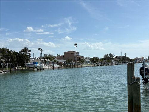 525 Crystal Dr, Madeira Beach, FL, 33708-2363 | Card Image
