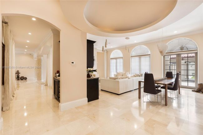 8860 Sw 112th St, House other with 7 bedrooms, 6 bathrooms and null parking in Miami FL | Image 14