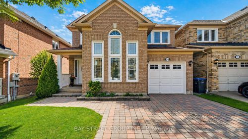3158 Rock Harbour Rd, Mississauga, ON, L5B4G4 | Card Image