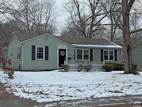 917 Sunset Dr, Lawrence, KS, 66044-4545 | Card Image