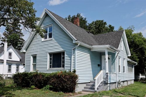32 Van Stallen St, Rochester, NY, 14621-3534 | Card Image
