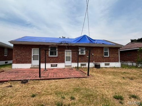 9422 Westchester Dr, Jennings, MO, 63136-5136 | Card Image