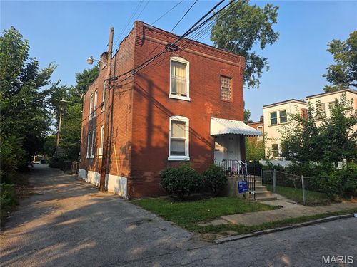 426 Bowen Street, St Louis, MO, 63111 | Card Image