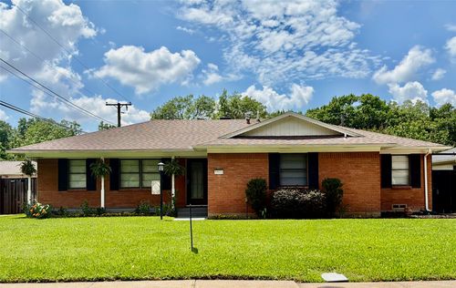 5811 Clendenin Ave, Dallas, TX, 75228-6038 | Card Image