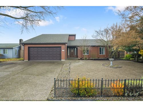 325 Sw 12th Ave, Canby, OR, 97013-4300 | Card Image