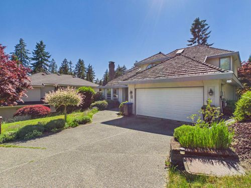 35 Wildwood Dr, Port Moody, BC, V3H4M5 | Card Image
