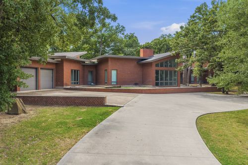 260 Country Club Rd, Ardmore, OK, 73401-1124 | Card Image