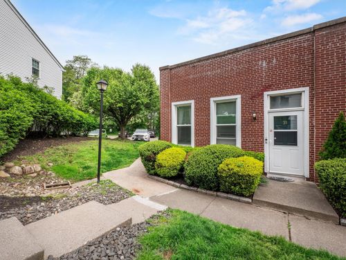 31 Village Ml, Haverstraw, NY, 10927-1062 | Card Image