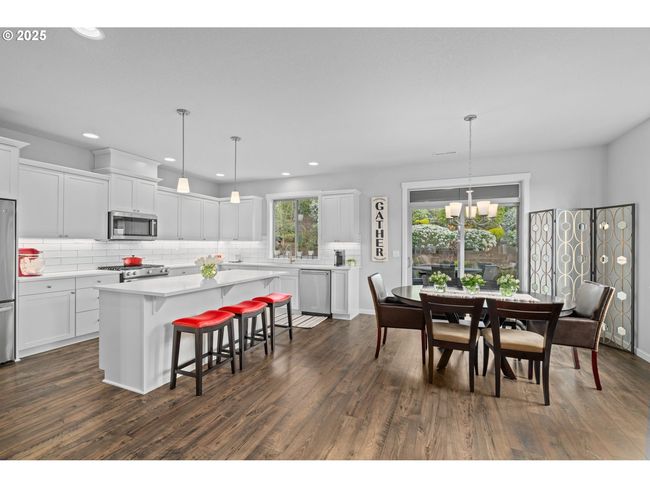 1010 Nw 1 St St, House other with 4 bedrooms, 3 bathrooms and 2 parking in Dundee OR | Image 16