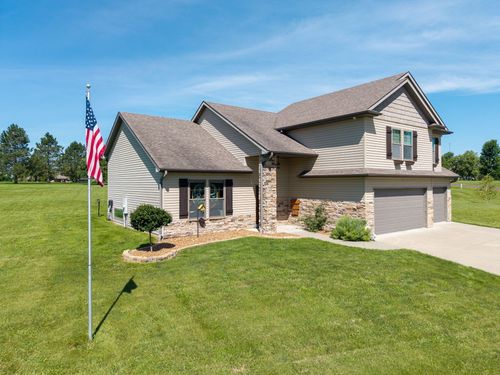 13685 Nottoway Ct, Boonville, MO, 65233-2690 | Card Image